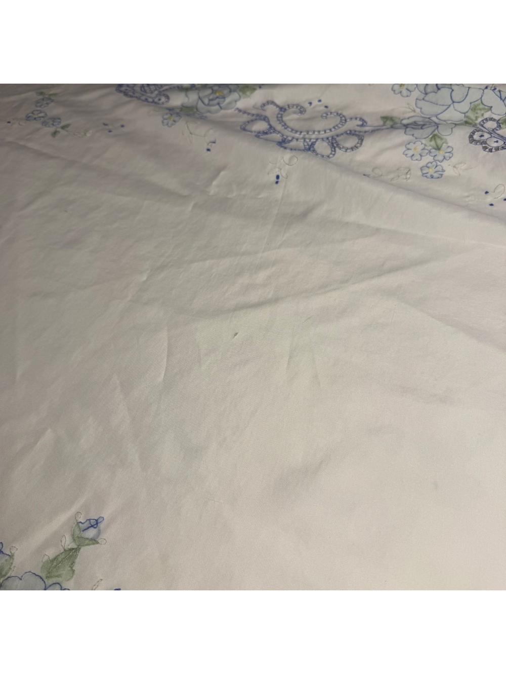 Vintage 68 Inch Round Tablecloth Blue Floral Embroidery Lace Trim - Picture 8 of 9